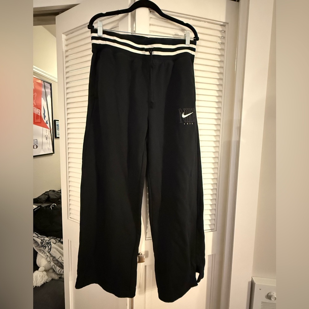 Nike | Sportswear Phoenix Fleece Wide Leg Sweatpants | Size: L